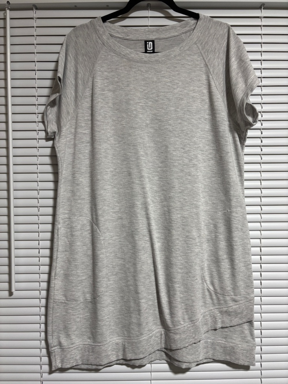 Ideology Heather Light Gray Short Sleeve Tunic